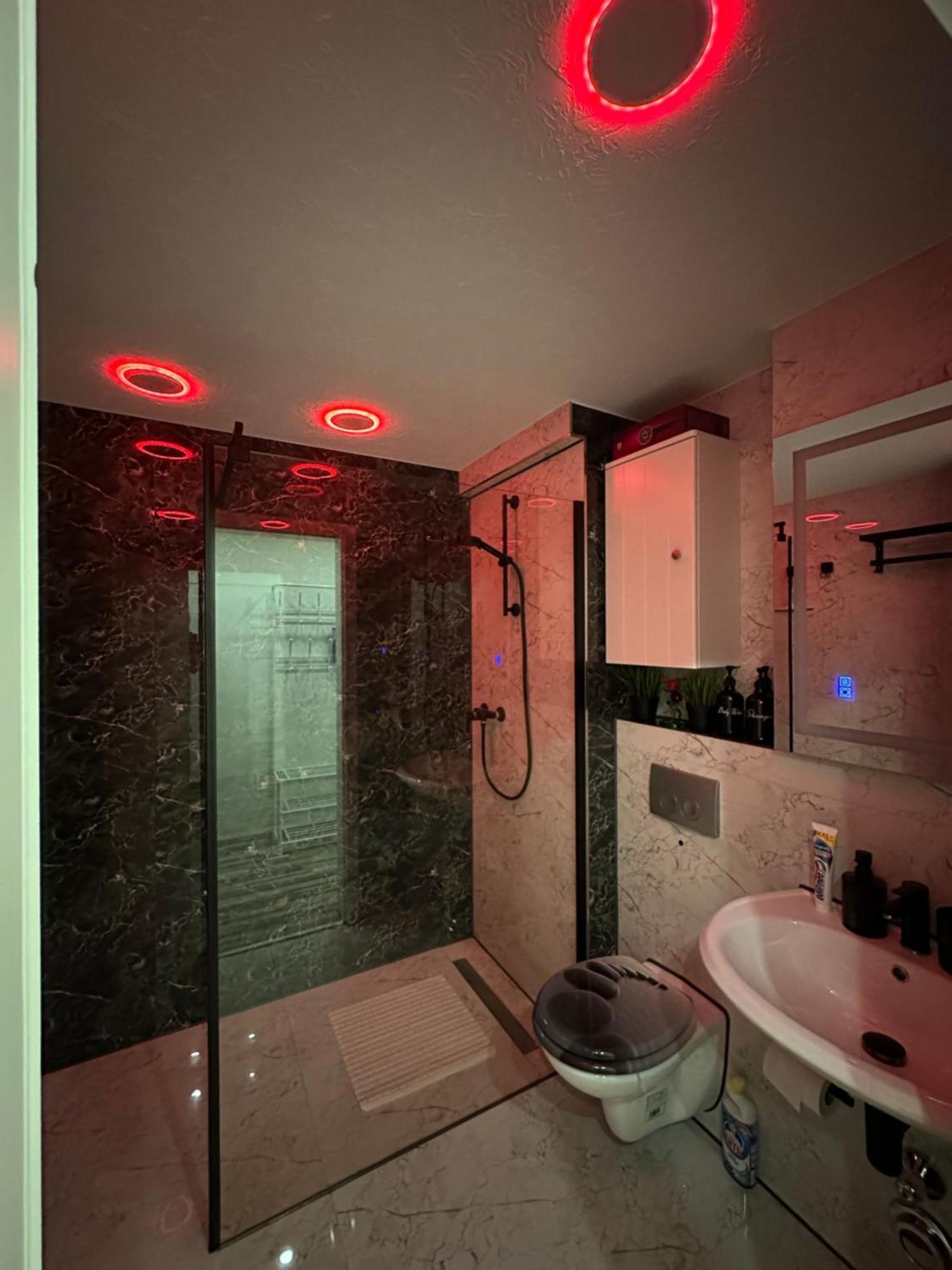 Modern Apartments Neuburg P - Top - 2 Zimmer, Komfort, Balkon, Wi-Fi, Smart Tv, Grosse Dusche, Kueche Neuburg an Der Donau Ngoại thất bức ảnh
