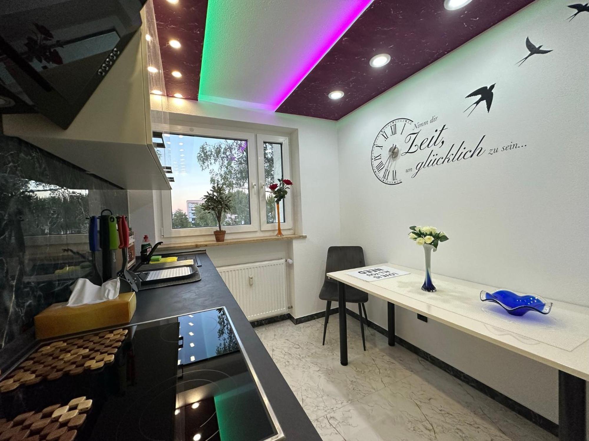 Modern Apartments Neuburg P - Top - 2 Zimmer, Komfort, Balkon, Wi-Fi, Smart Tv, Grosse Dusche, Kueche Neuburg an Der Donau Ngoại thất bức ảnh