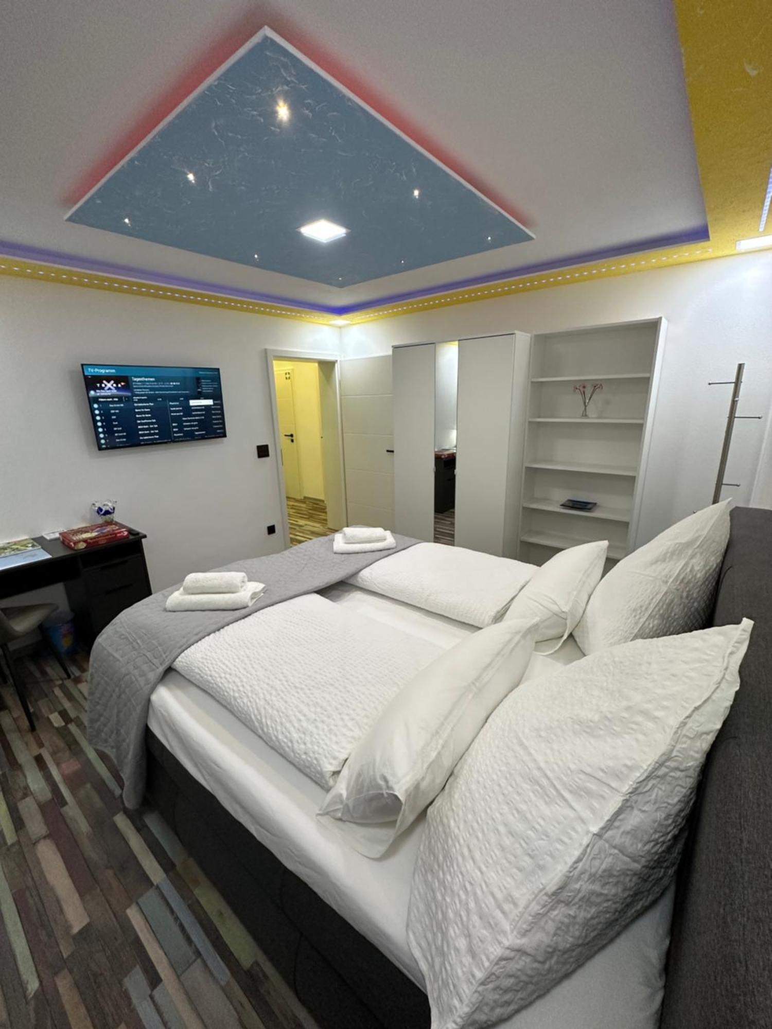 Modern Apartments Neuburg P - Top - 2 Zimmer, Komfort, Balkon, Wi-Fi, Smart Tv, Grosse Dusche, Kueche Neuburg an Der Donau Ngoại thất bức ảnh