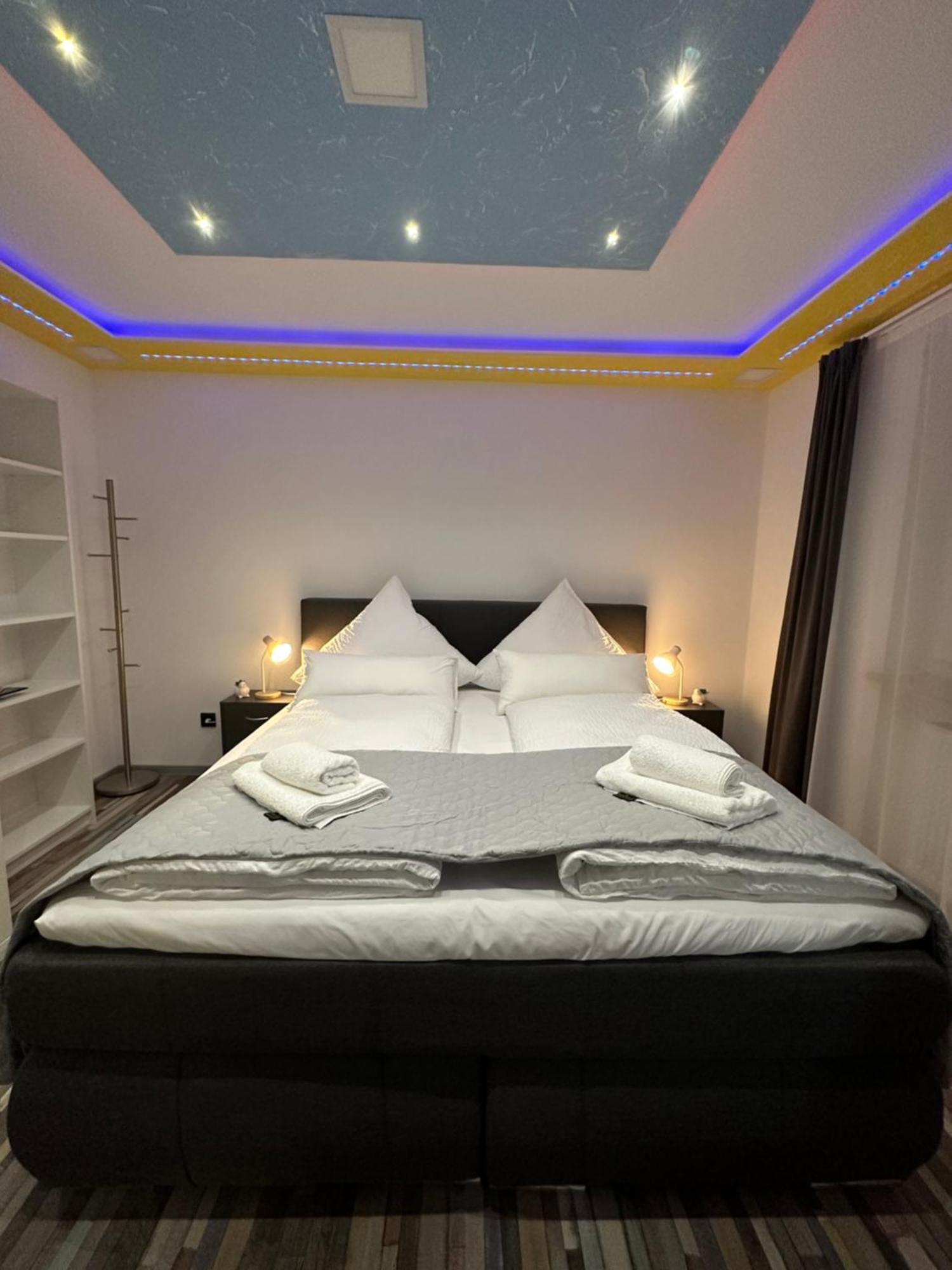 Modern Apartments Neuburg P - Top - 2 Zimmer, Komfort, Balkon, Wi-Fi, Smart Tv, Grosse Dusche, Kueche Neuburg an Der Donau Ngoại thất bức ảnh