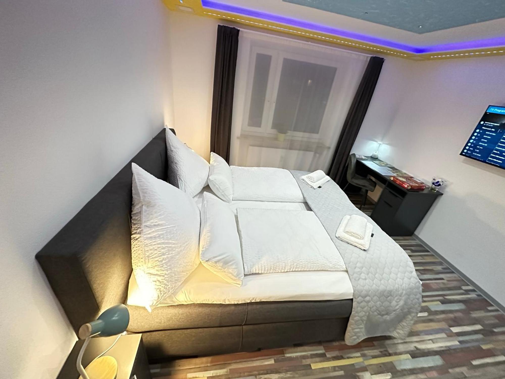 Modern Apartments Neuburg P - Top - 2 Zimmer, Komfort, Balkon, Wi-Fi, Smart Tv, Grosse Dusche, Kueche Neuburg an Der Donau Ngoại thất bức ảnh