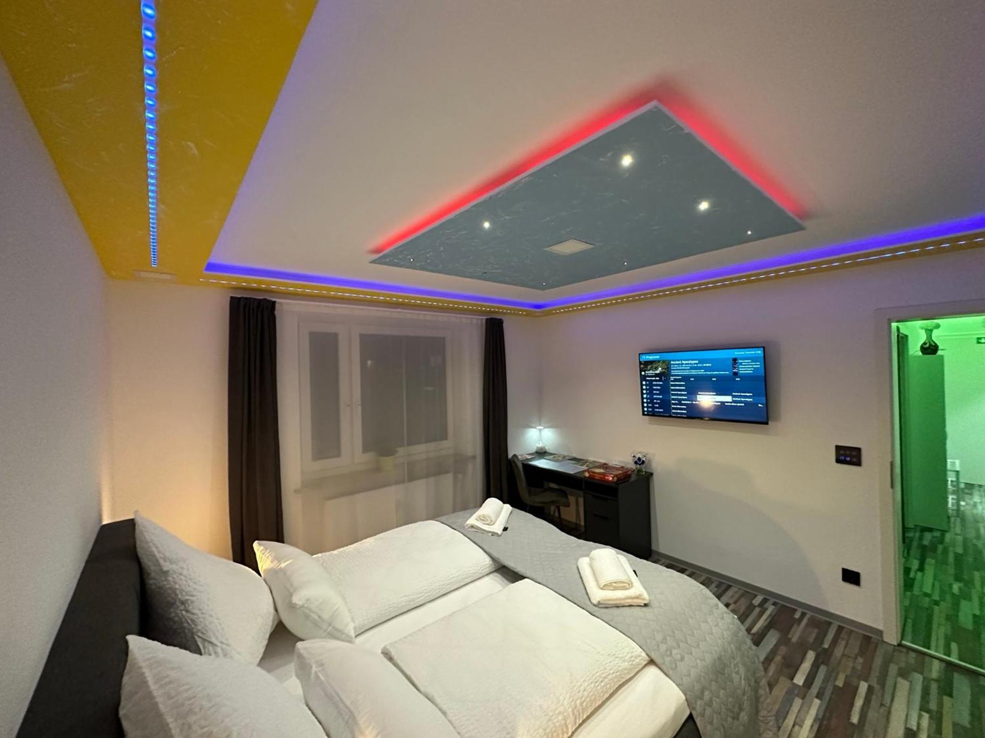 Modern Apartments Neuburg P - Top - 2 Zimmer, Komfort, Balkon, Wi-Fi, Smart Tv, Grosse Dusche, Kueche Neuburg an Der Donau Ngoại thất bức ảnh