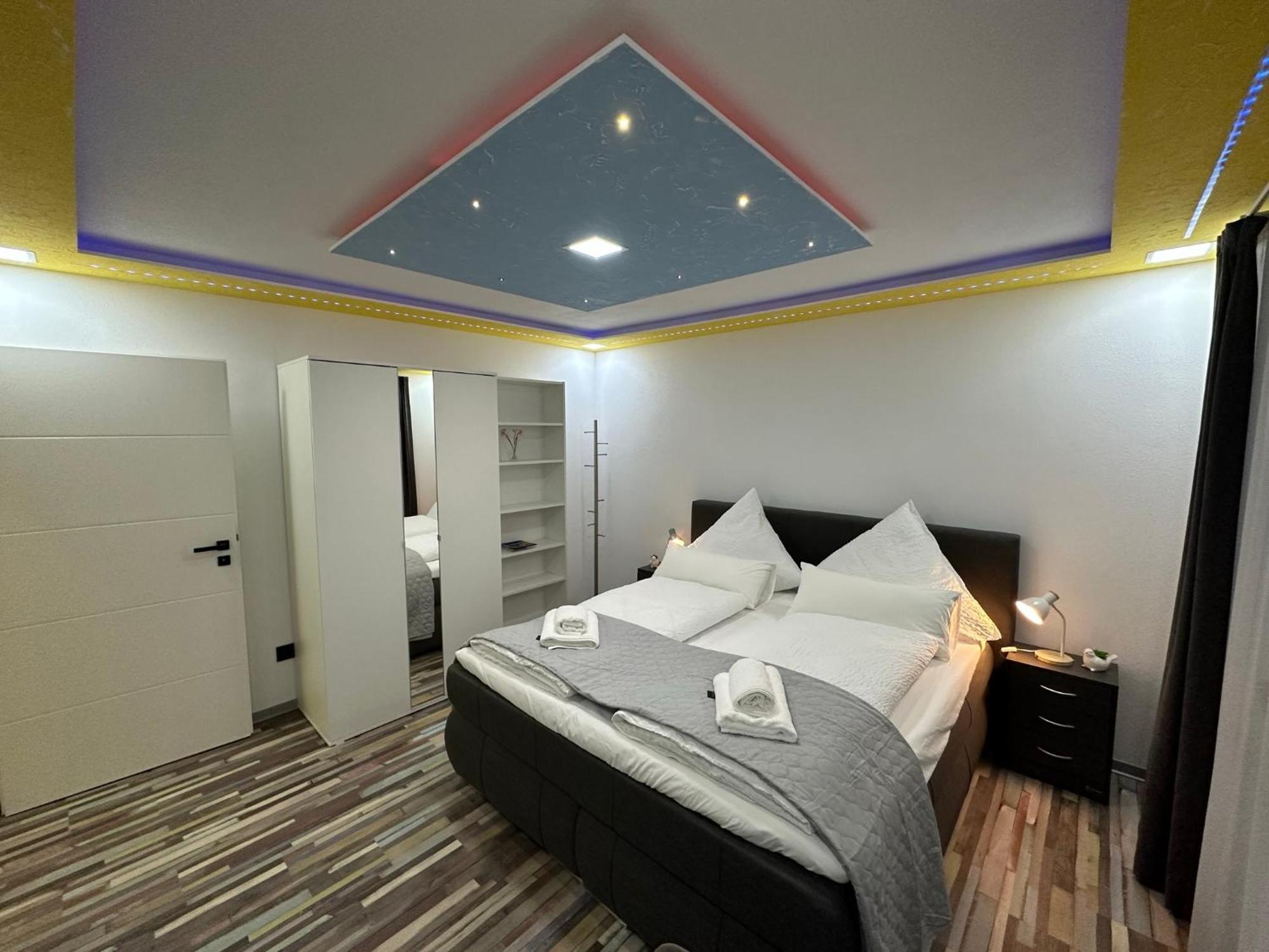 Modern Apartments Neuburg P - Top - 2 Zimmer, Komfort, Balkon, Wi-Fi, Smart Tv, Grosse Dusche, Kueche Neuburg an Der Donau Ngoại thất bức ảnh
